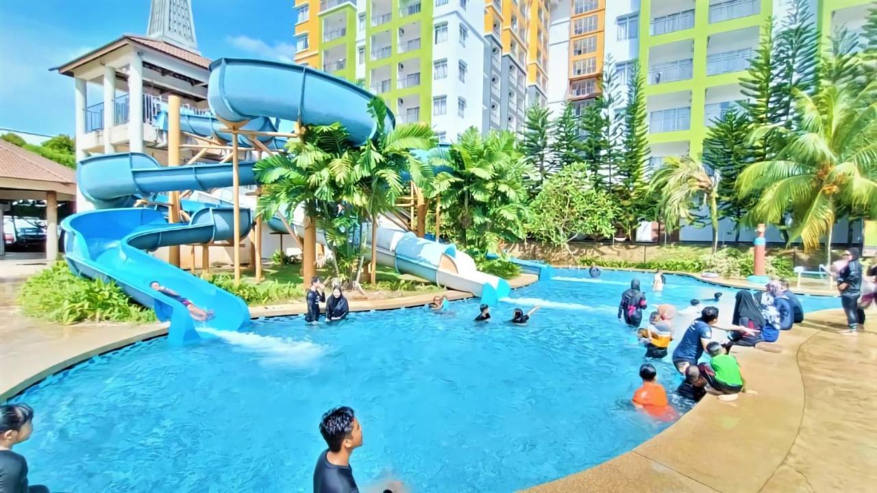 By Lg Water Themepark Suites Melaka By Ggm Exteriör bild