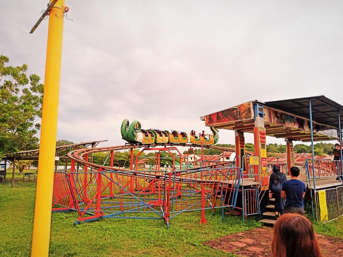 By Lg Water Themepark Suites Melaka By Ggm Exteriör bild