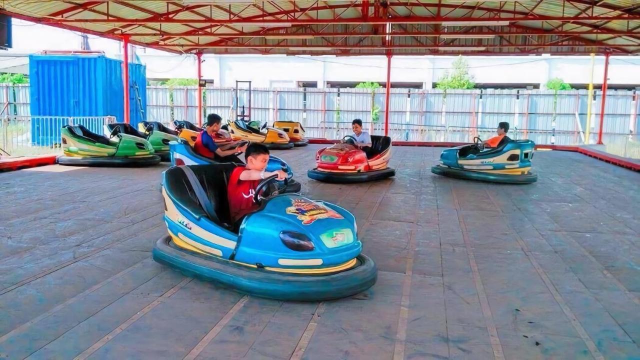 By Lg Water Themepark Suites Melaka By Ggm Exteriör bild